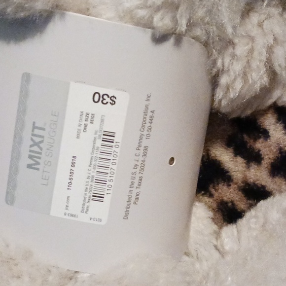 MIXIT 2 TONE FAUX FUR SHERPA OBLONG SCARF - Picture 4 of 6